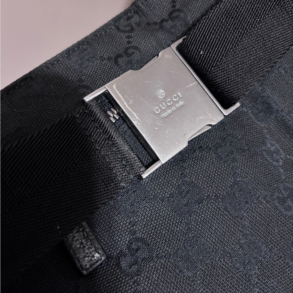 Gucci Black Monogram Messenger Bag - Picture 4 of 16